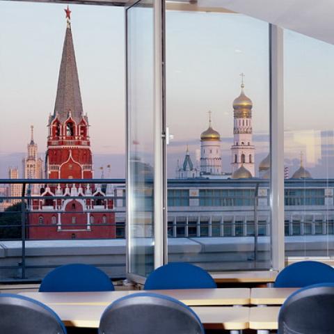 Московские офисы стали арендовать и покупать на 45% чаще