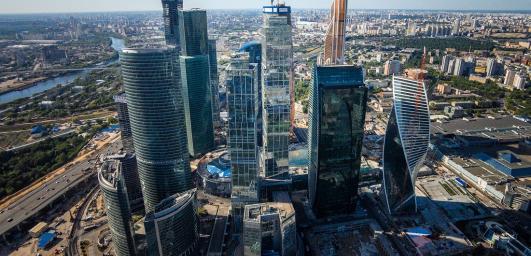 Москва к концу нынешнего года может догнать Санкт-Петербург по обеспеченности жителей торговыми площадями