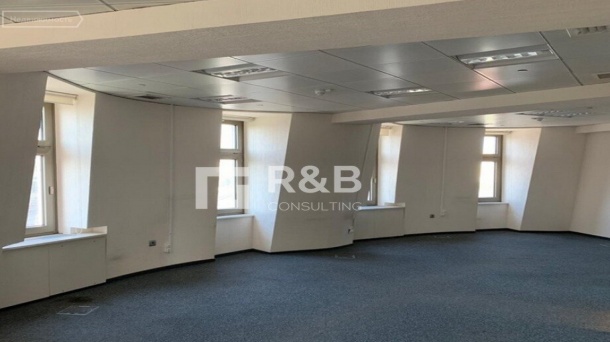 Офис (334 м²)