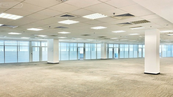 Офис (2453 м²)