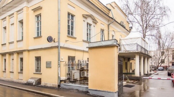 Офис (1210 м²)